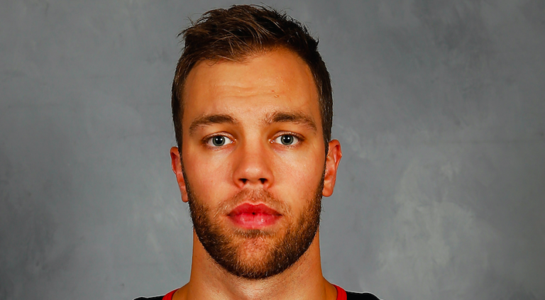 Contrat à 8 millions pour Tyler Hall | Planète Hockey