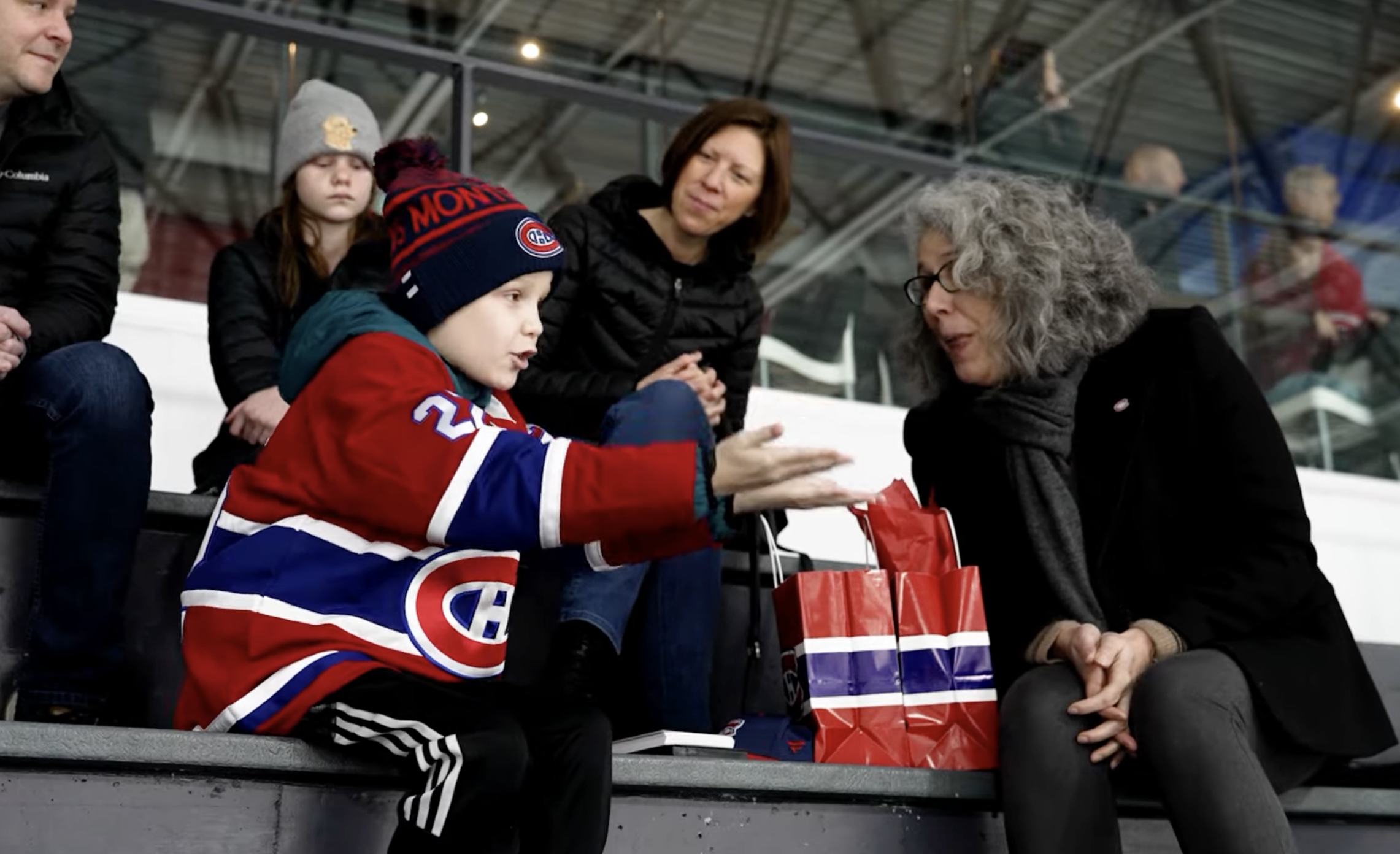 ▶️ NHL – Un jeune courageux rencontre ses idoles de Montréal