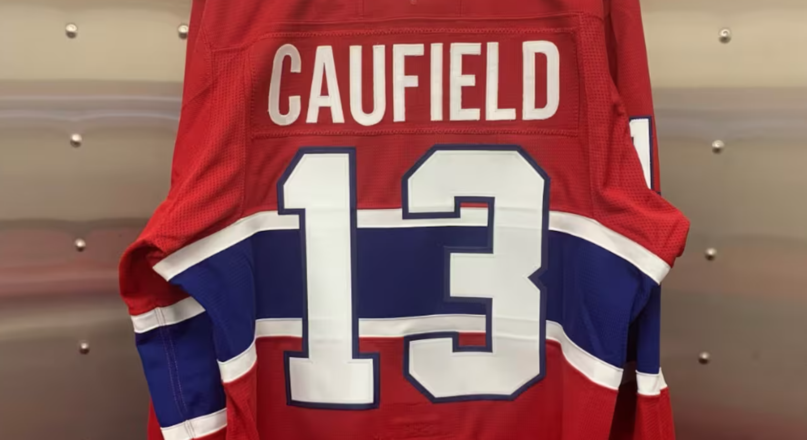 NHL – Cole Caufield (MTL) change de numéro en mémoire à Johnny Gaudreau