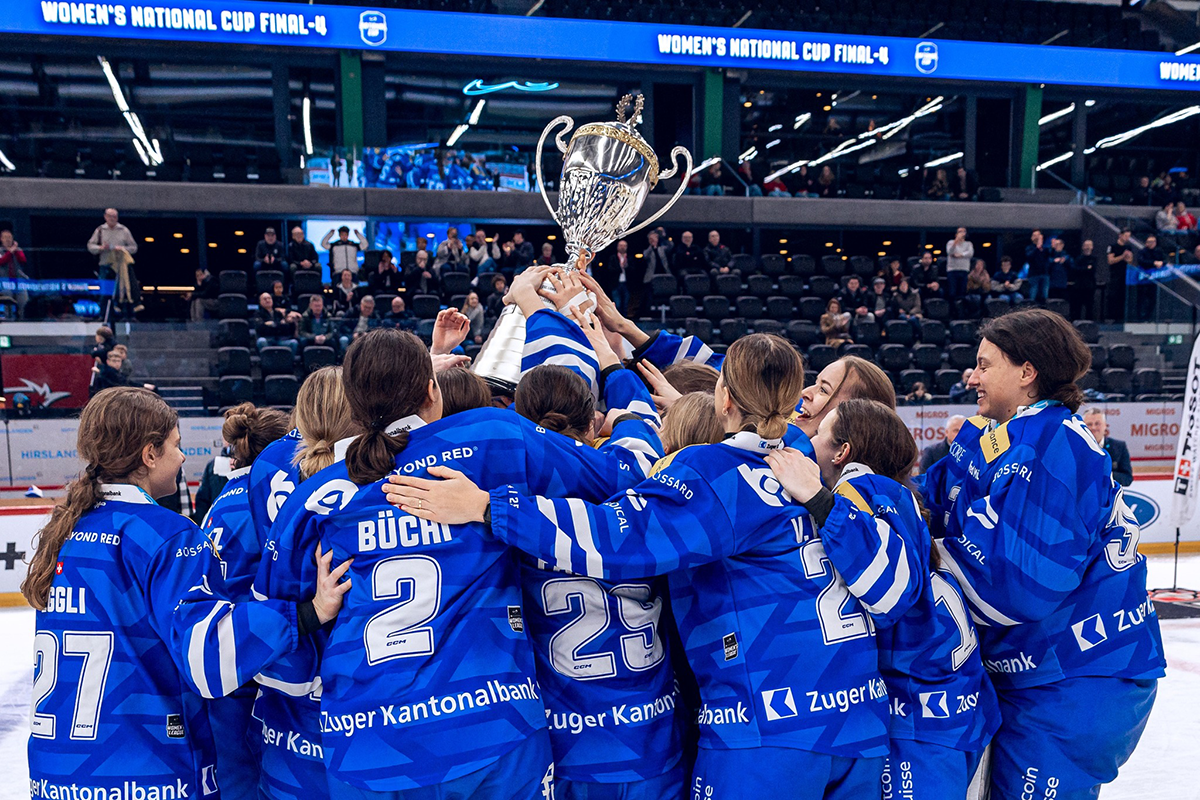 NATIONAL CUP FÉMININE – Zoug et Lara Stalder battent les Ladies de Gottéron en finale