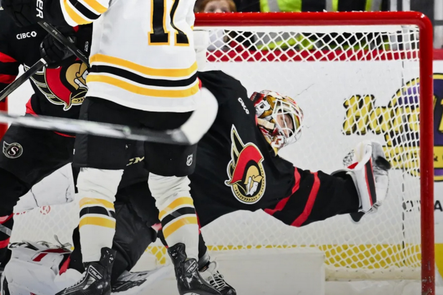 ▶️ NHL – L’arrêt à couper le souffle de Linus Ullmark (OTT)