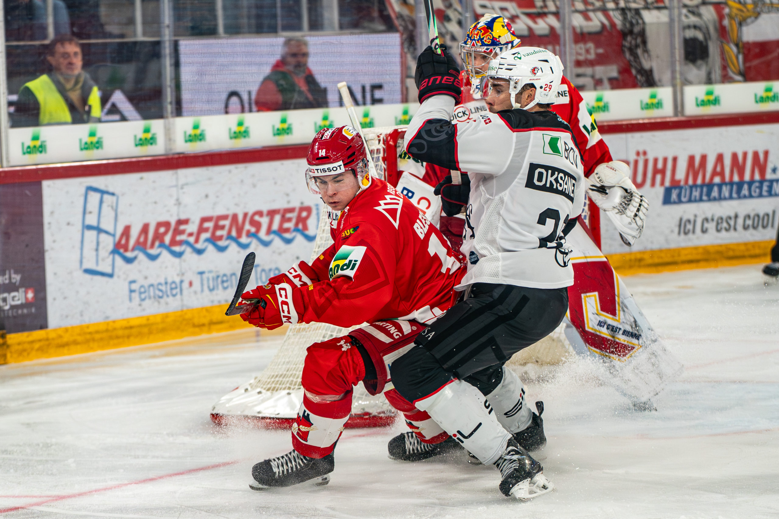 BIENNE – Niklas Blessing «out» pour la saison, Jeff Skinner jouera vendredi contre Langnau