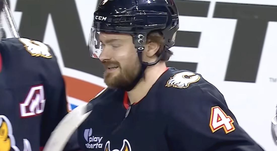 ▶️ NHL – Il marque sur un slap si violent qu’il en casse sa canne