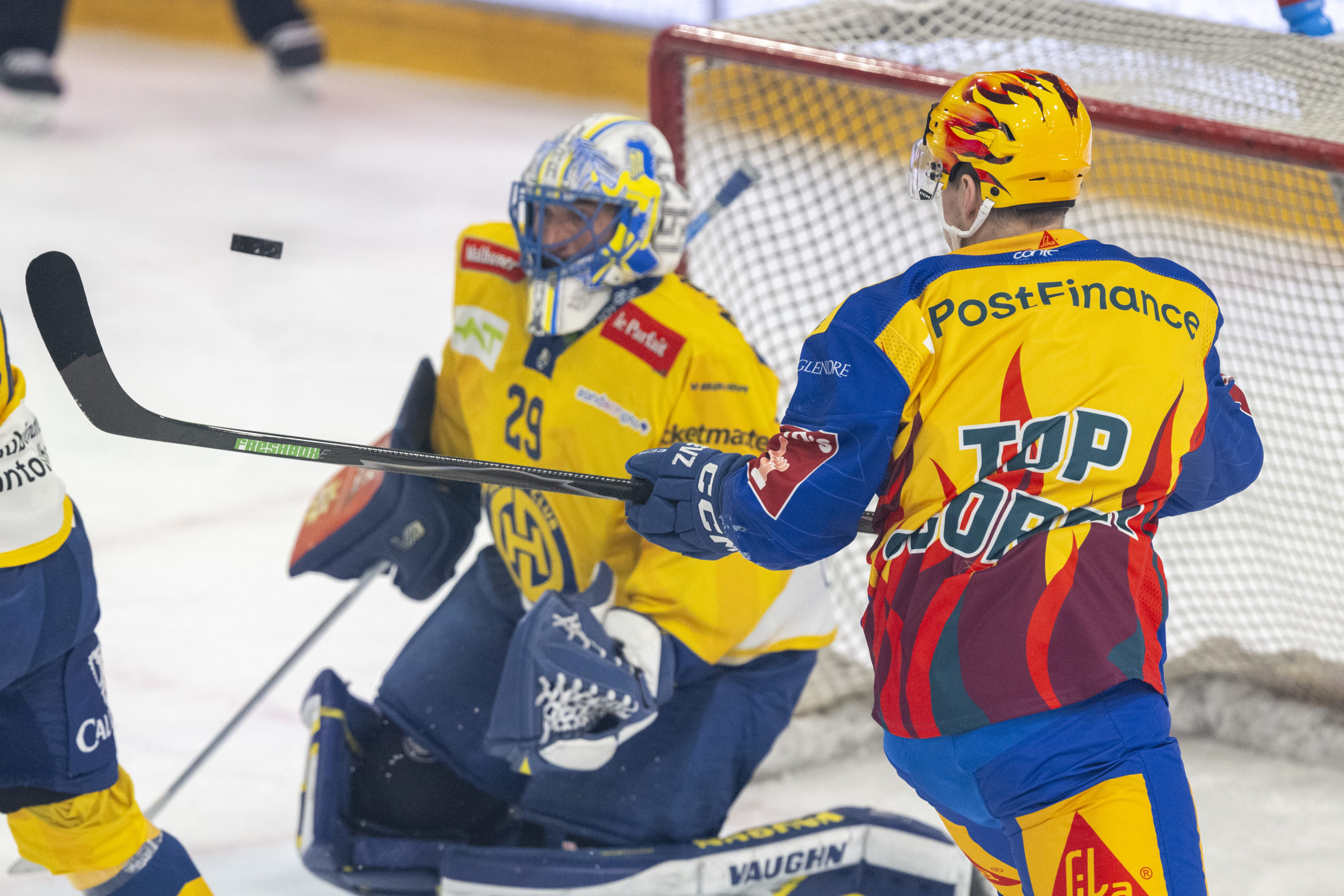 ▶️ HIGHLIGHTS –   Les images du match Zoug vs Davos