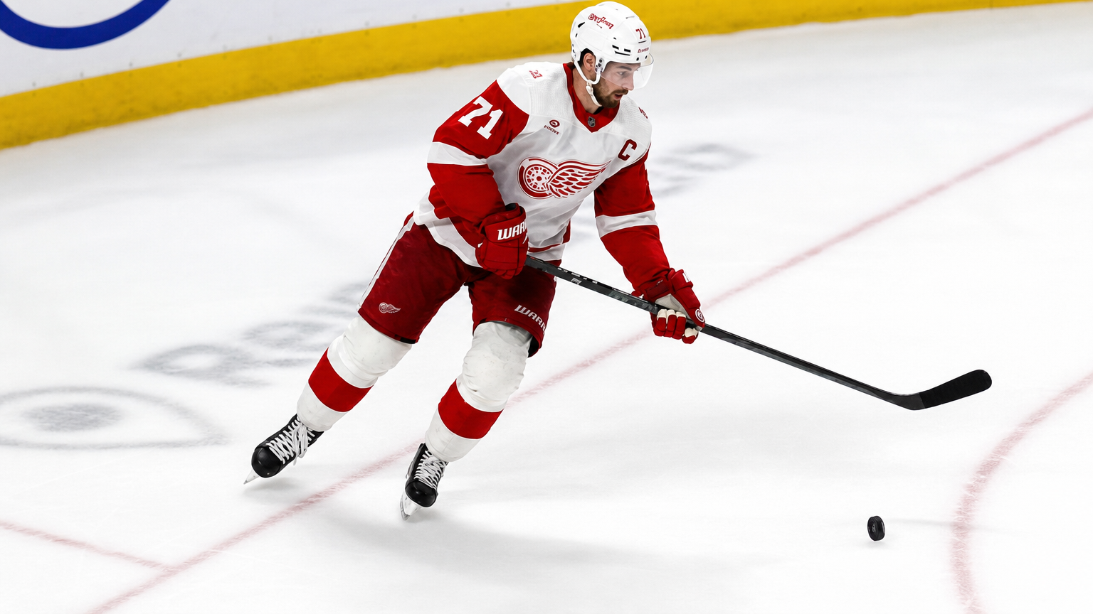 NHL – Dylan Larkin ajoute une autre équipe où il peut être échangé