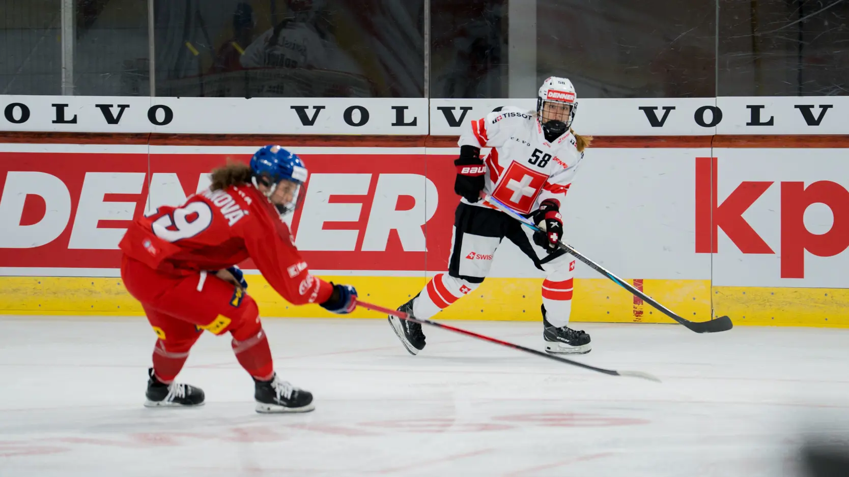 EURO HOCKEY TOUR FÉMININ – La Suisse termine sur un revers mais confirme qu&rsquo;il  faudra compter avec elle