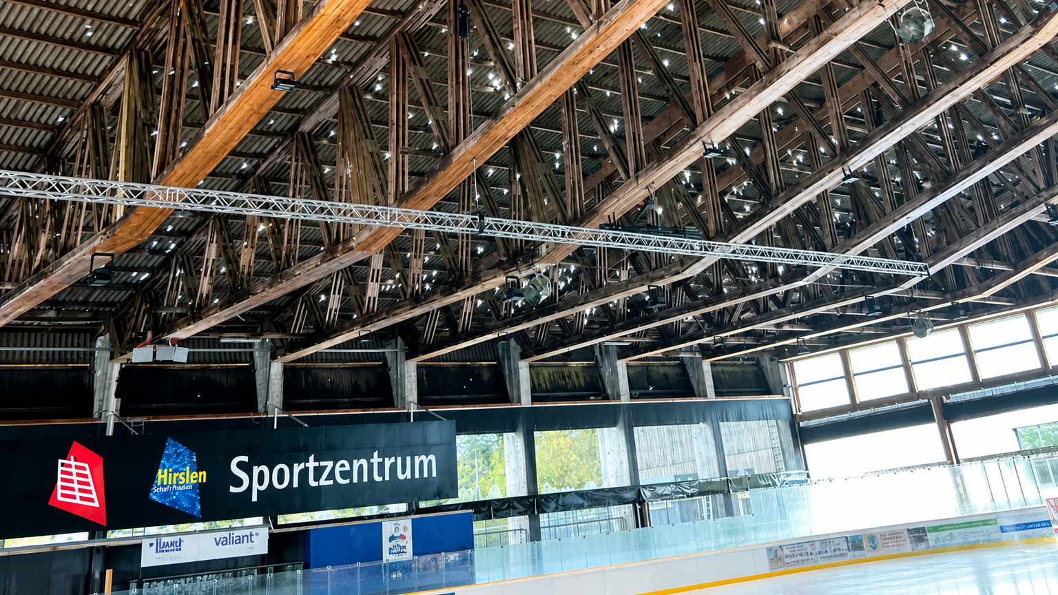 BÜLACH – Une patinoire hors service, tout un club en difficulté: le hockey suisse se mobilise