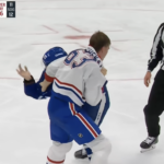 NHL – Arber Xhekaj regarde le combat de son frère depuis le banc des pénalité sur un téléphone