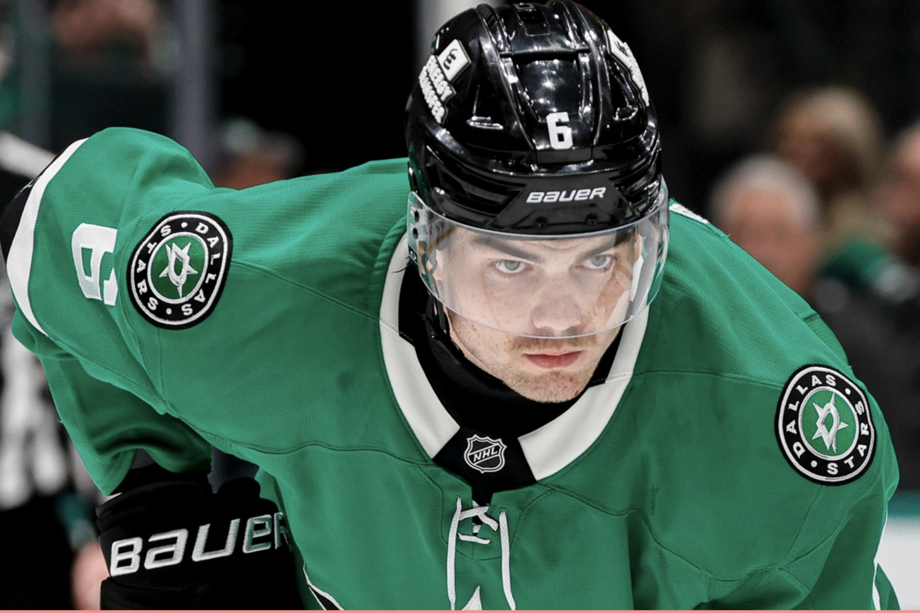 NHL – Grosse charge de Lian Bichsel (DAL), son adversaire ne s&rsquo;en remet pas