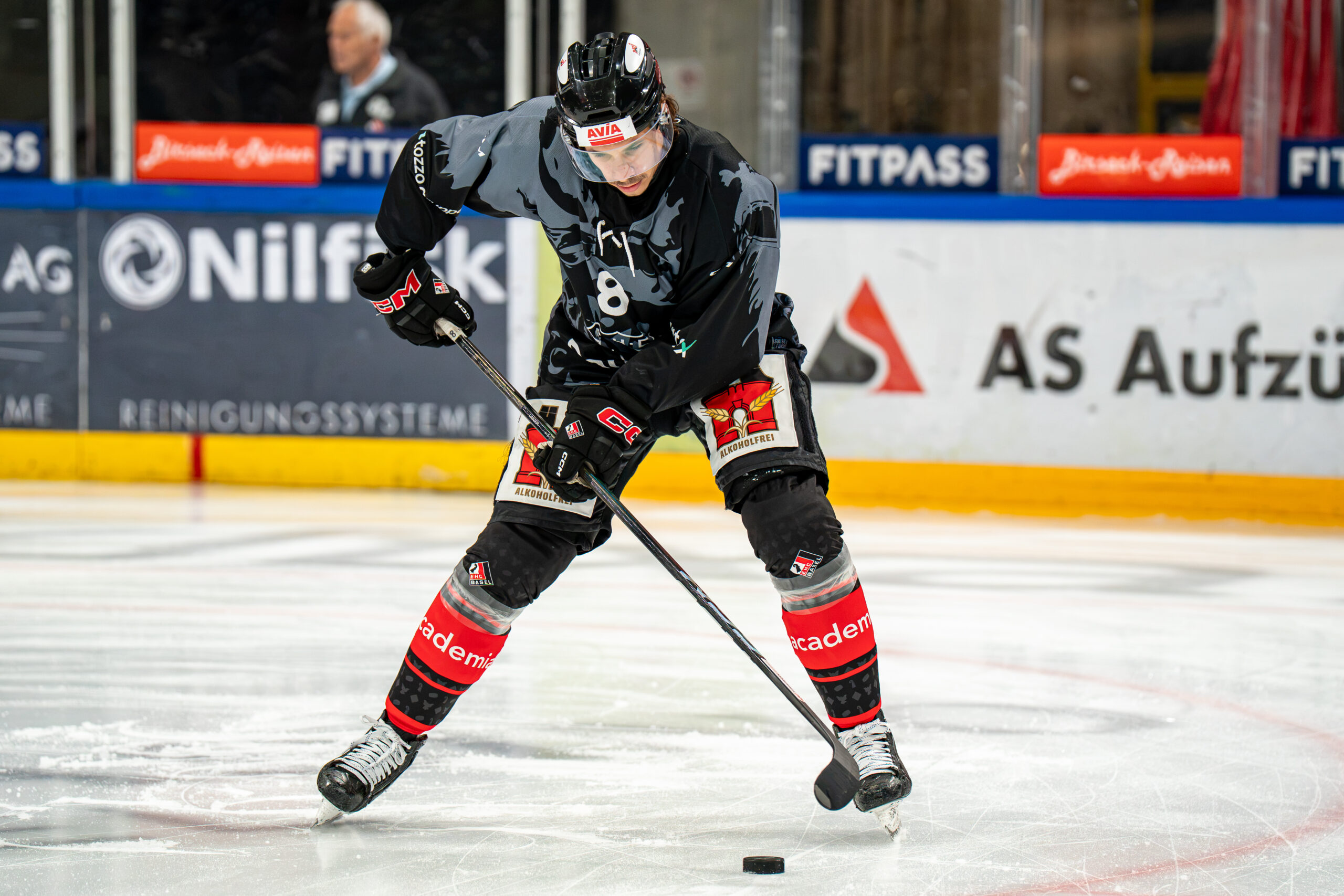 SWISS LEAGUE – La Chaux-de-Fonds marque trois fois en 3:21… et en encaisse quatre derrière: défaite à Bâle!