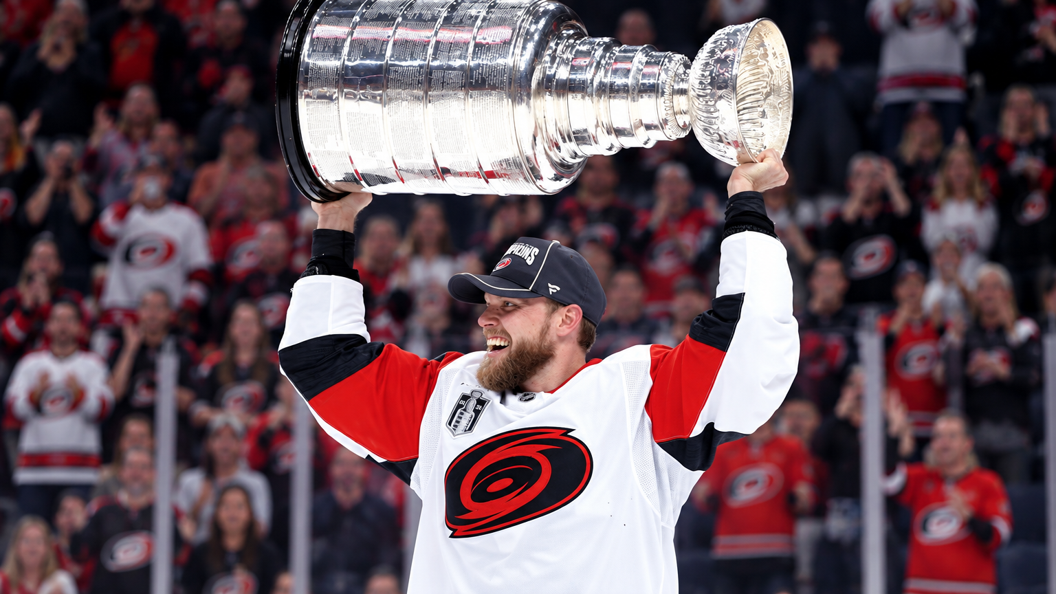 ▶️ NHL – «Carolina Hurricanes champions 2026», le film