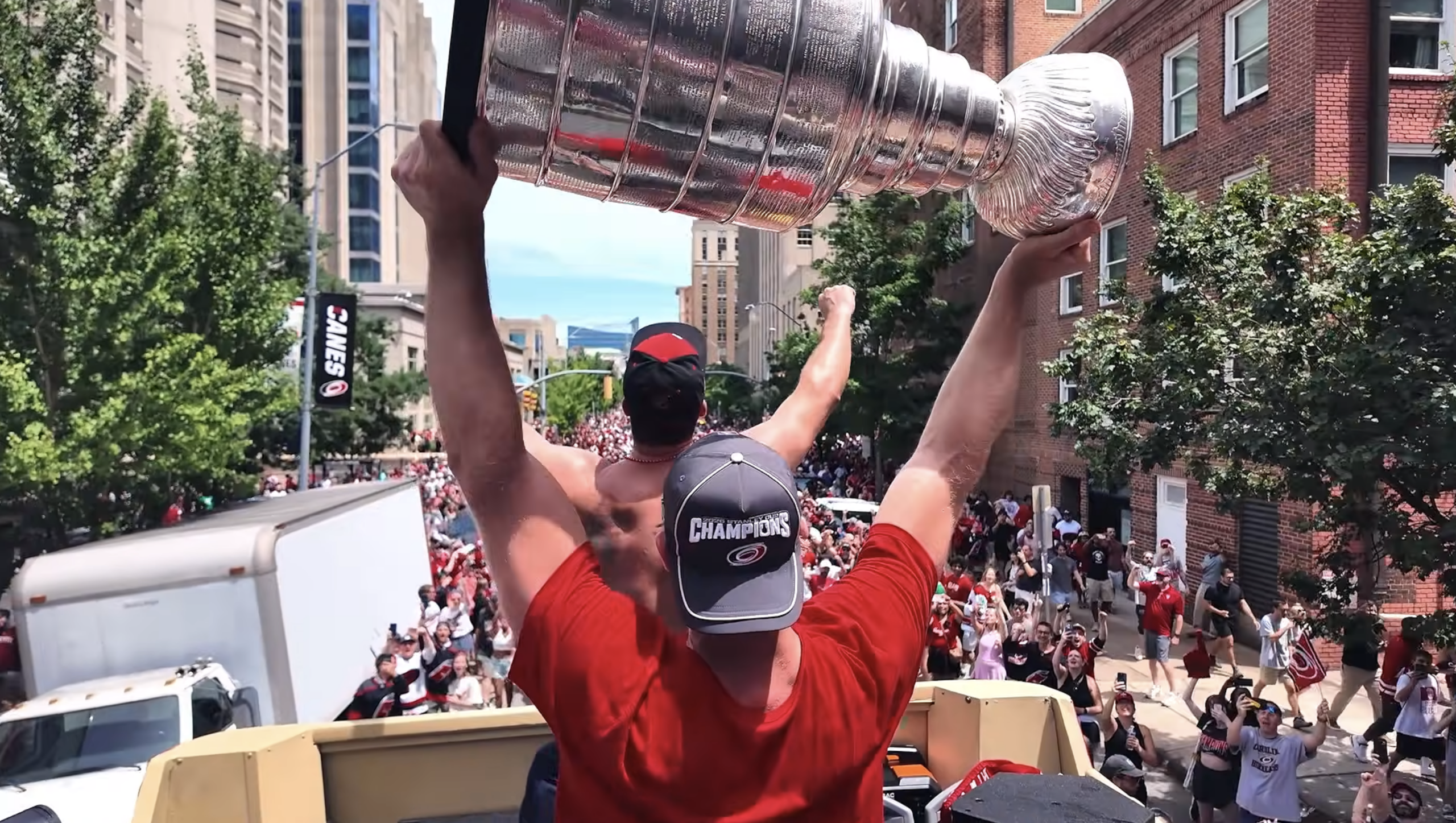 ▶️ NHL – «Carolina Hurricanes champions 2026», le film