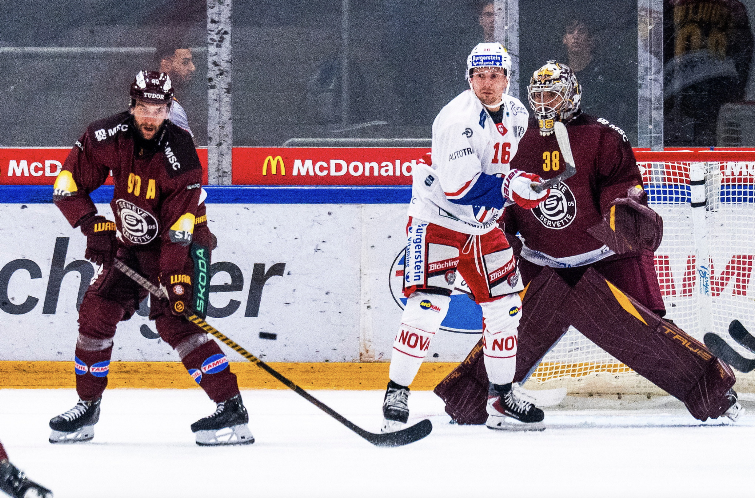 NATIONAL LEAGUE – Les Aigles passent quatre buts aux Lakers dans le 3ème tiers