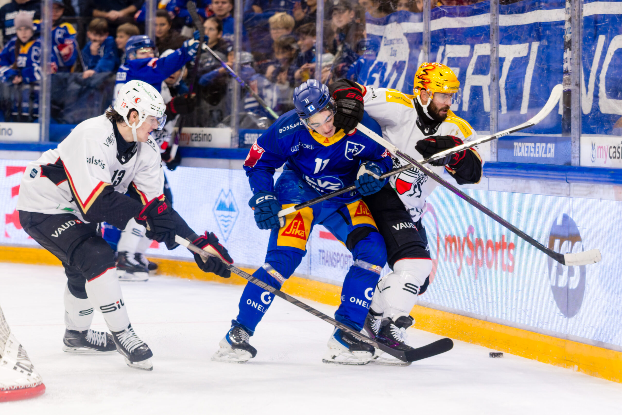 NATIONAL LEAGUE – Après 211 jours, Zoug retrouve son public et bat le LHC