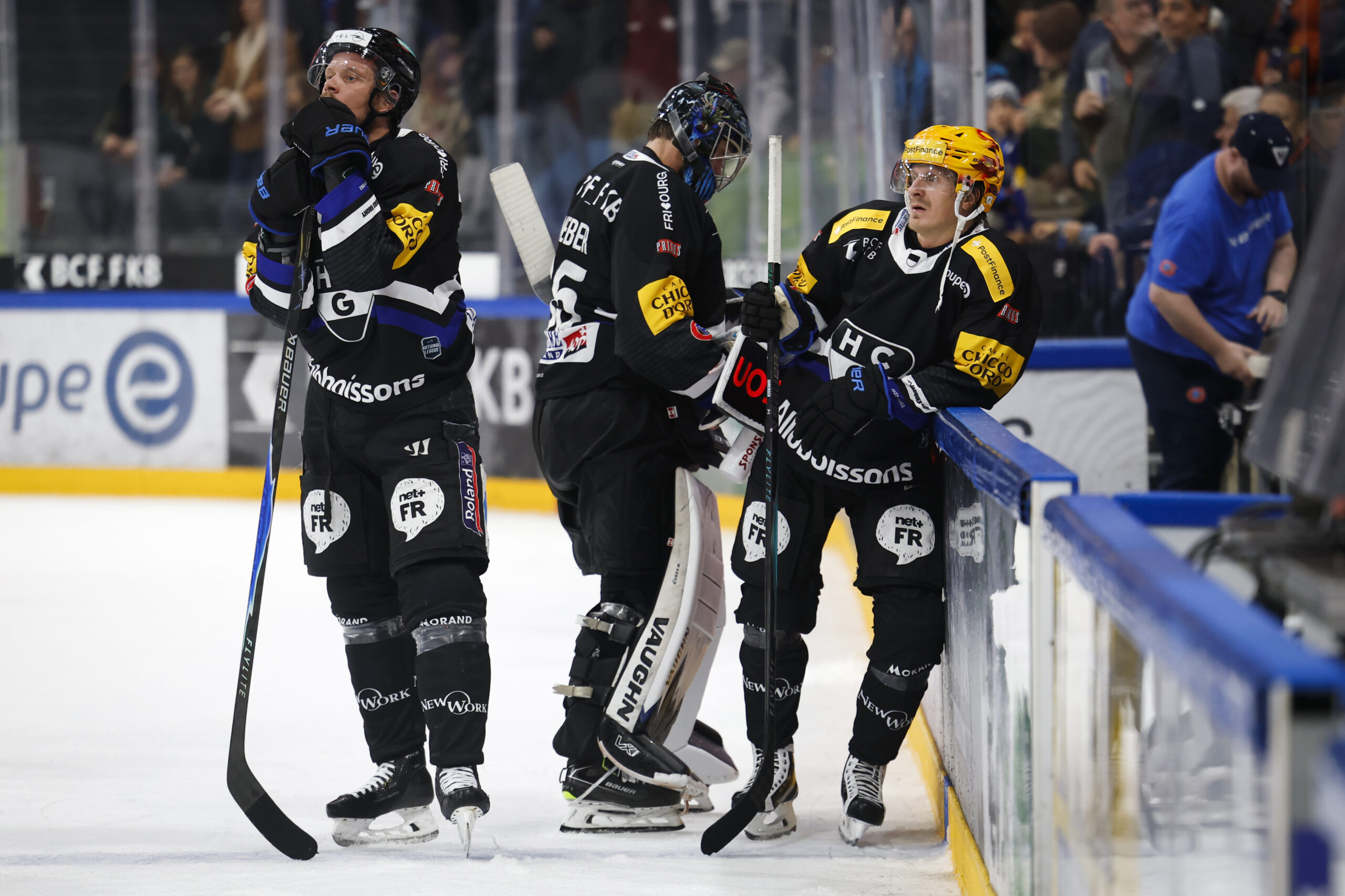 NATIONAL LEAGUE – Gottéron piégé par Genève: un match complet à (mal) courir après le score