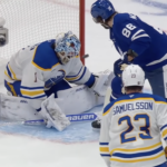 NHL – but spectaculaire entre ses jambes pour Kirill Marchenko (TOR)