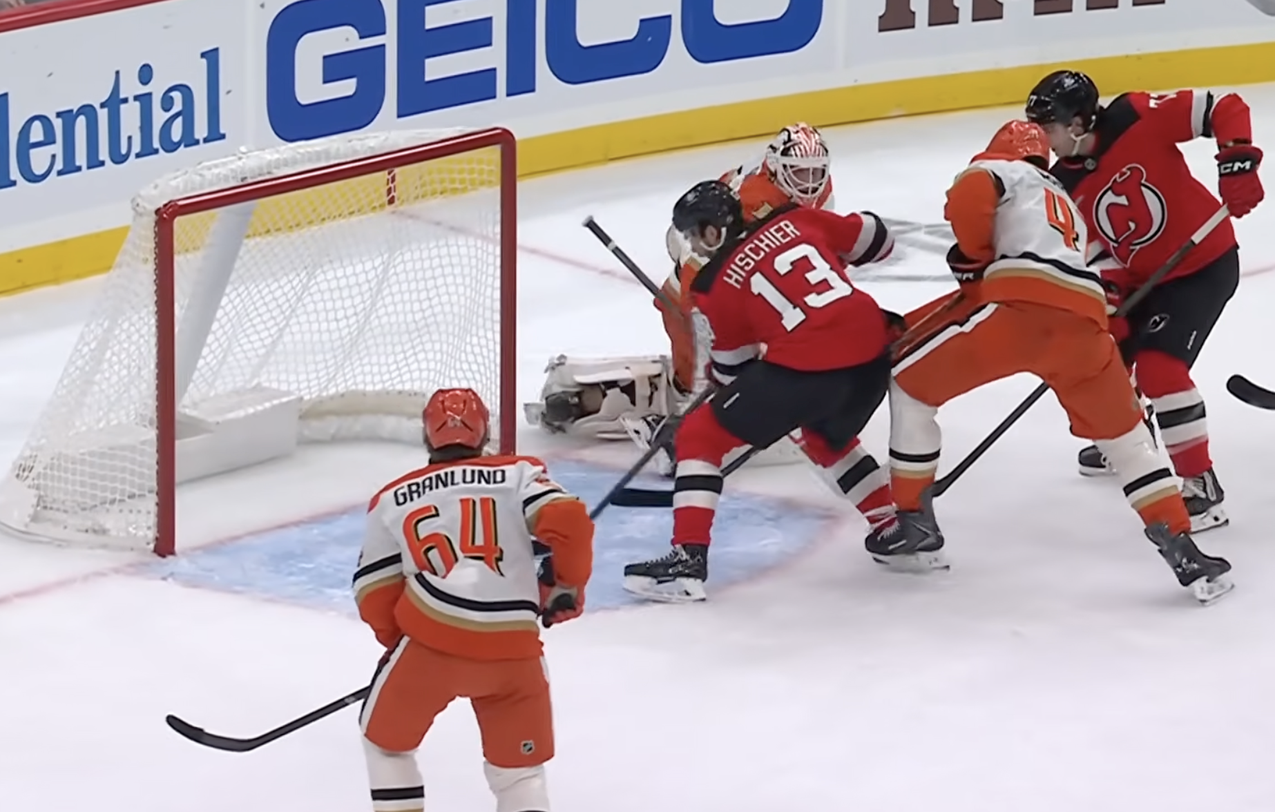 La nuit des Suisses – Nashville corrigé, 5ème but pour NIco Hischier