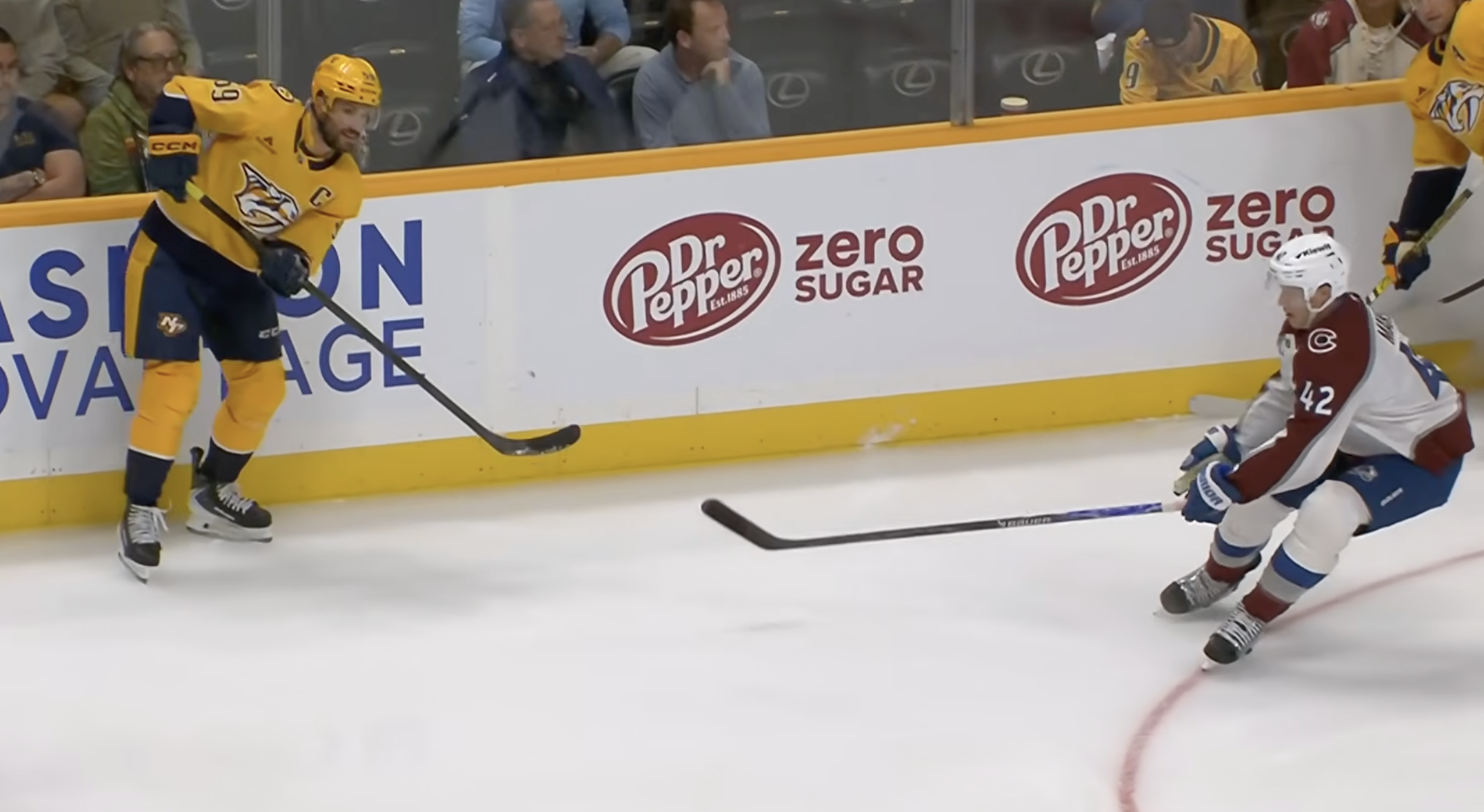 La nuit des Suisses – 1er point pour Lian Bichsel, 3 assists pour Roman Josi
