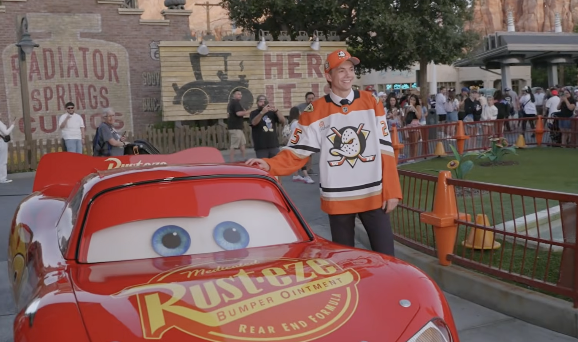 NHL – Roger McQueen fait rugir son moteur avec son premier but en NHL