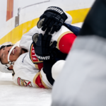▶️ NHL – Brad Marchand (FLA) quitte la glace sur blessure. Et ça semble grave…